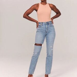 Abercrombie & Fitch Curve Love Ultra High Rise 90s Straight Light Jeans 26/2L